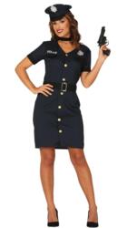 Politi kvinde i sort kjole