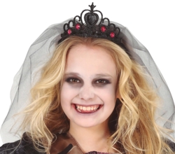 Sort diadem med sort slør