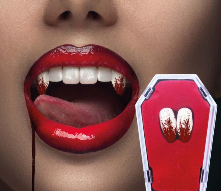 Vampyrtænder med blod dekoration
