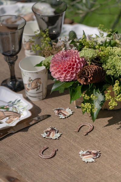 Heste konfetti itræ