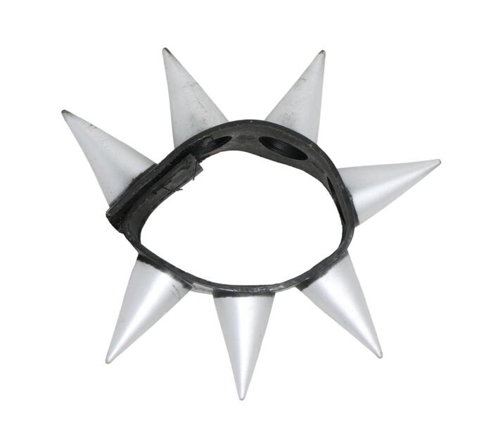 Punker armbånd med store nitter