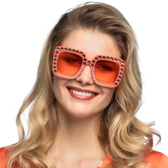 Elton John briller i Orange bling