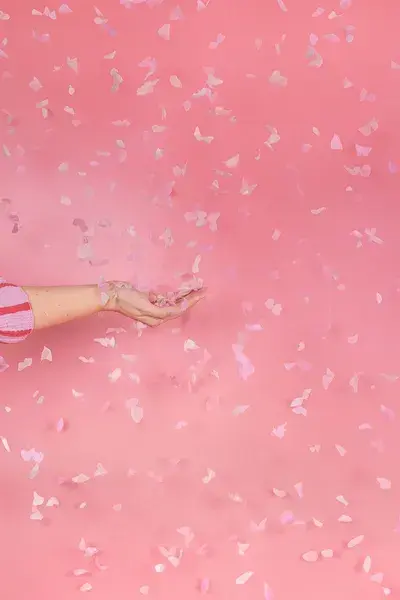 Gender reveal konfettirør med sommerfugle